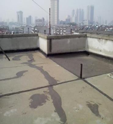 德钦漏水维修 楼顶漏水是什么原因，楼顶漏水维修方法是什么?